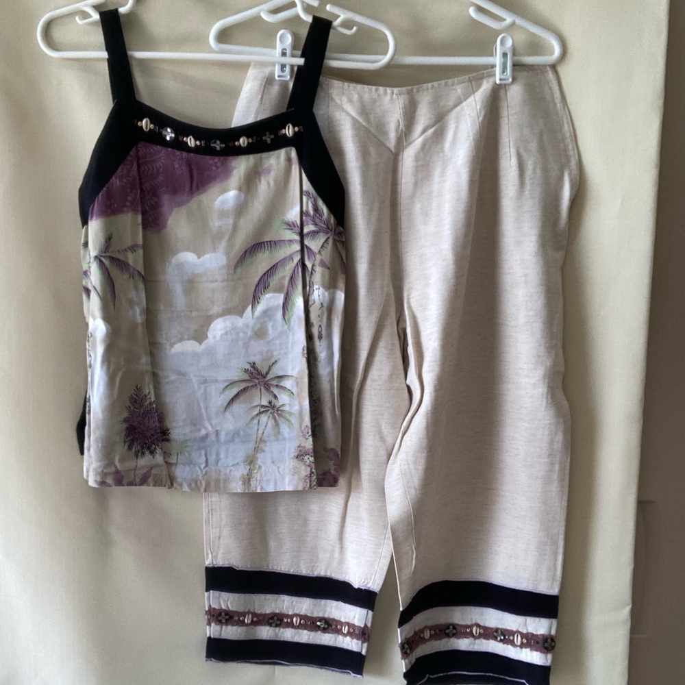 Globe Trotter Clothing of Bali size small 2 piece set.  EUC